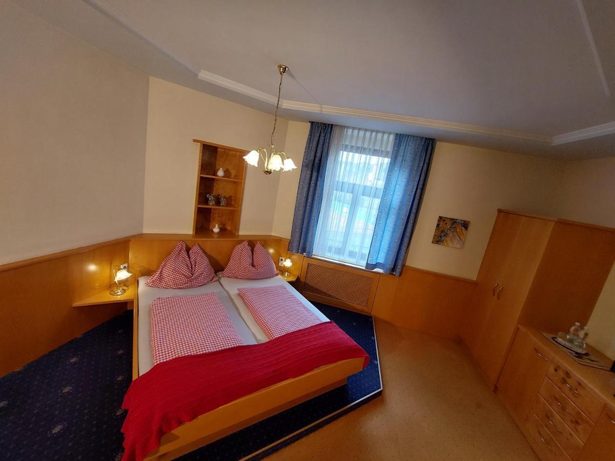 3 Raben - Leoben - Zimmer für Geschäftsreisende, Urlauber, Monteure und Handwerker Exterior foto