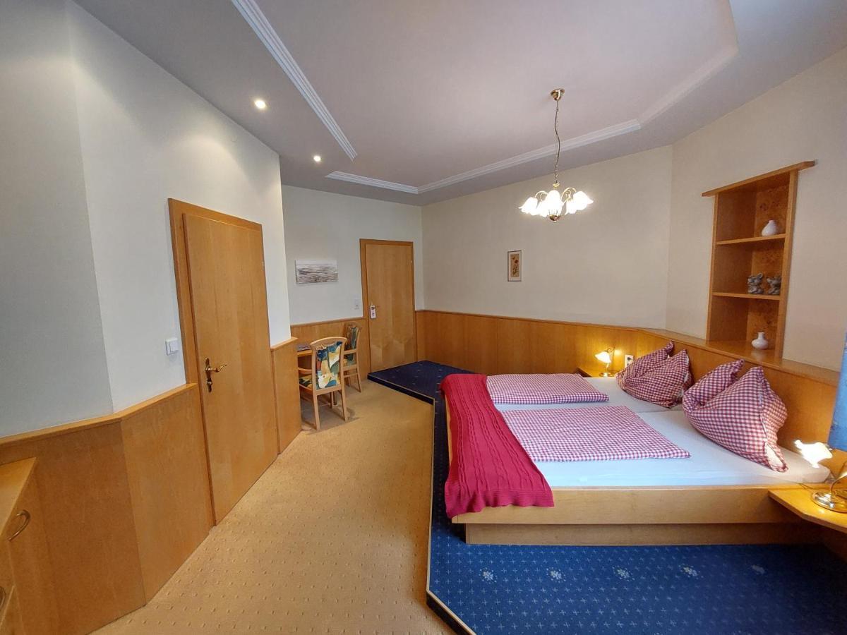 3 Raben - Leoben - Zimmer für Geschäftsreisende, Urlauber, Monteure und Handwerker Exterior foto