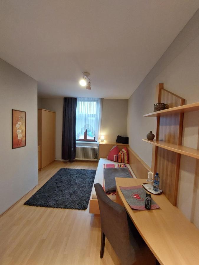 3 Raben - Leoben - Zimmer für Geschäftsreisende, Urlauber, Monteure und Handwerker Exterior foto