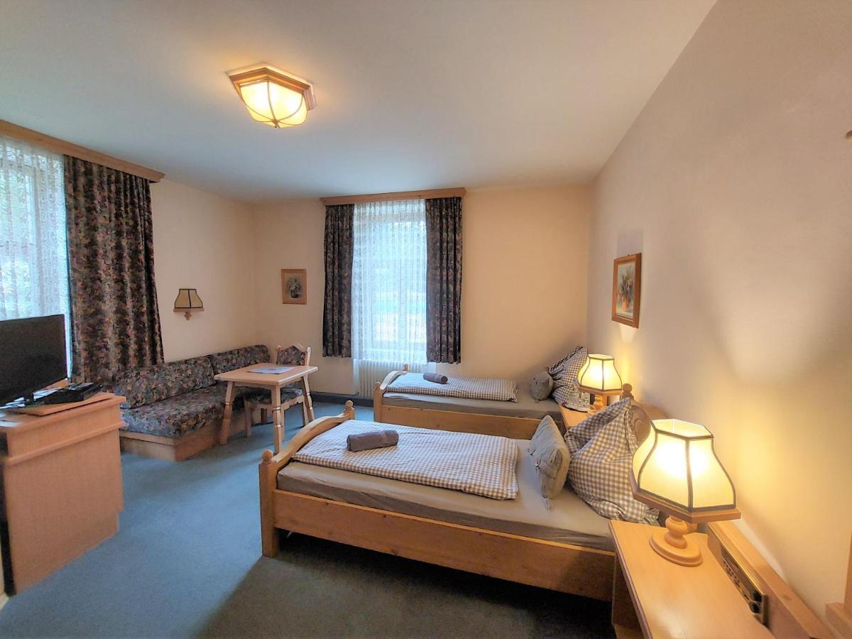 3 Raben - Leoben - Zimmer für Geschäftsreisende, Urlauber, Monteure und Handwerker Exterior foto