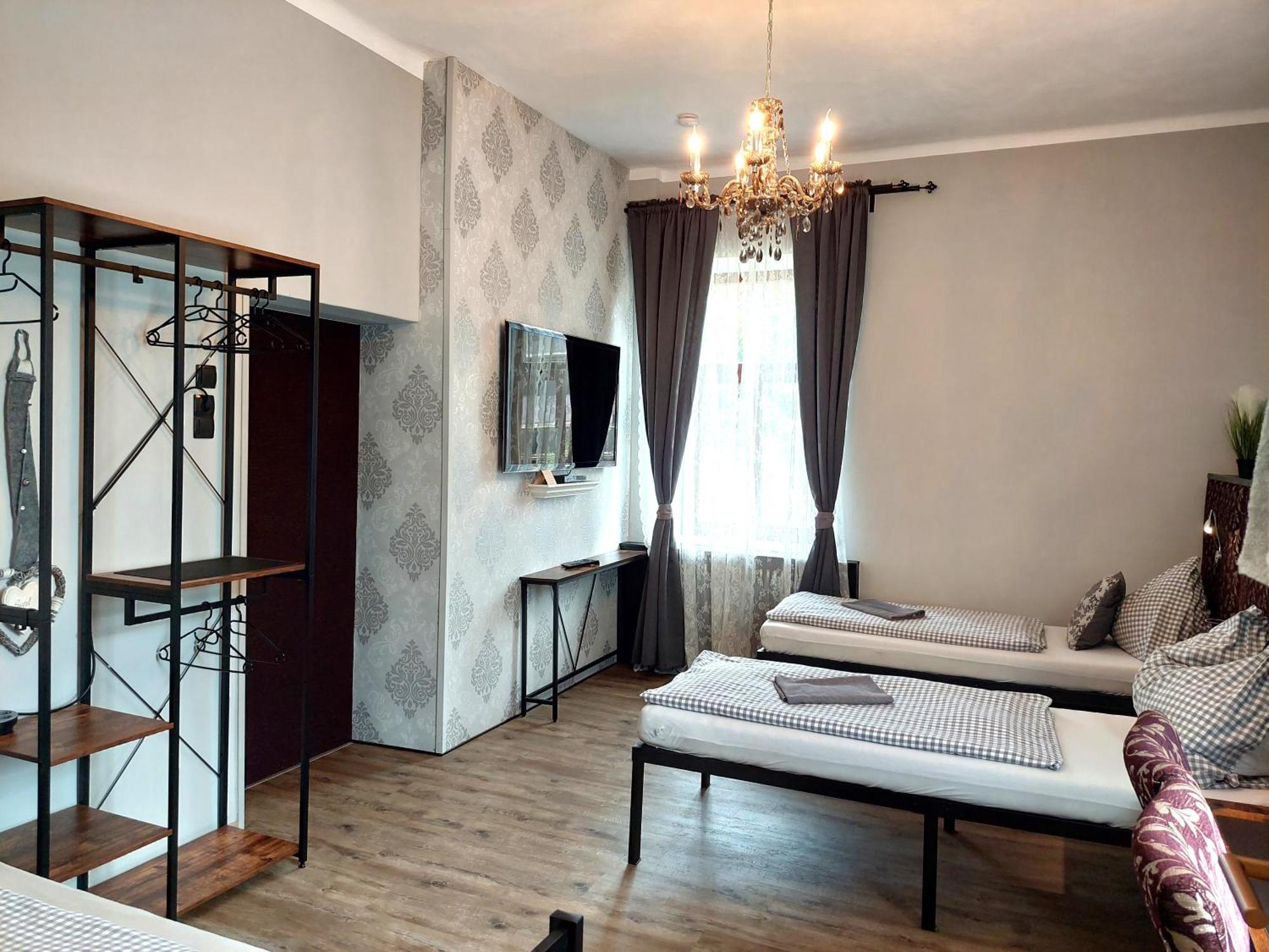 3 Raben - Leoben - Zimmer für Geschäftsreisende, Urlauber, Monteure und Handwerker Exterior foto