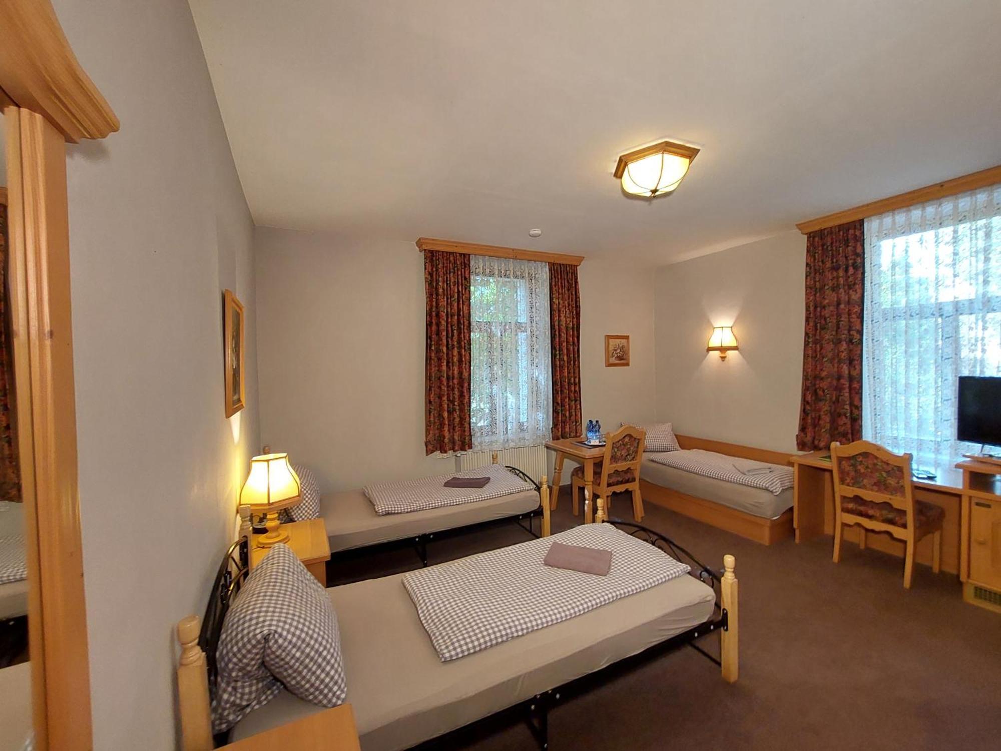 3 Raben - Leoben - Zimmer für Geschäftsreisende, Urlauber, Monteure und Handwerker Exterior foto